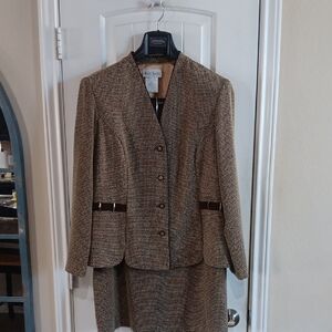 Vtg Miss Dorby Houndstooth Tweed Suit w Velvet & Gold Accents